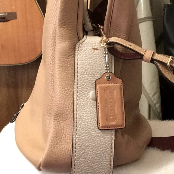 π₯FIRM PRICE HTF Coach Legacy XXL 3β Tan Bag Hang Tag Fob Keychain ONLY!π₯ NEW!!π - Picture 3 of 7